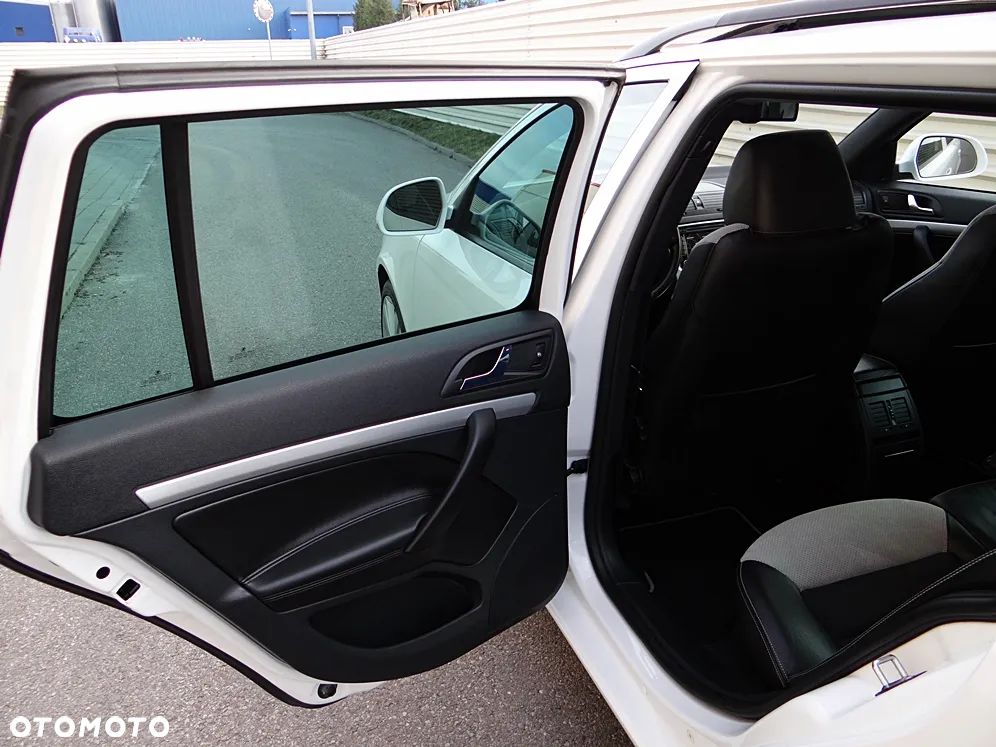 Skoda Octavia 2.0 TDI CR DPF DSG RS - 39