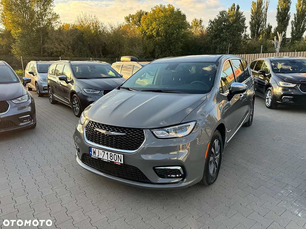 Chrysler Pacifica - 6