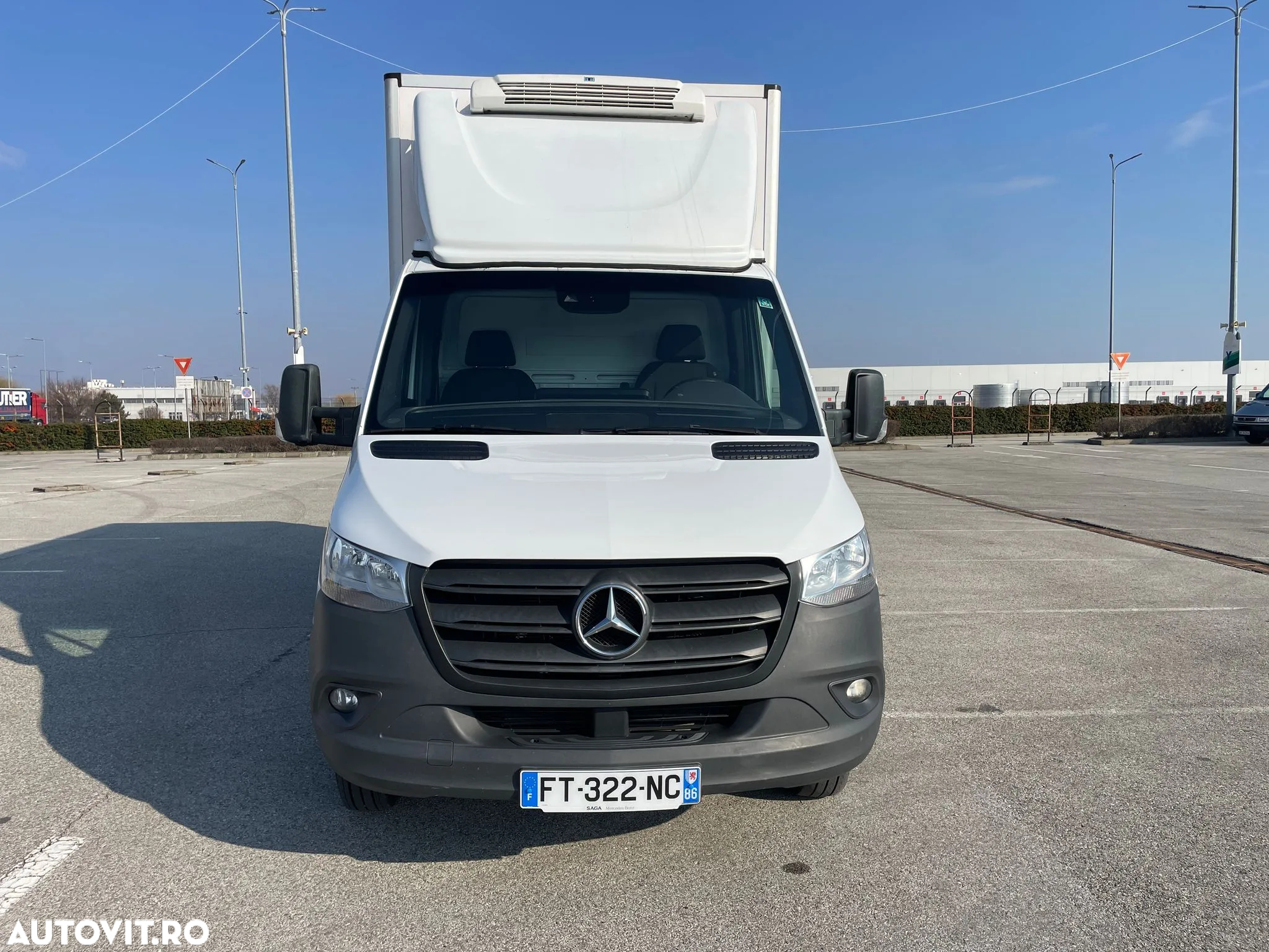 Mercedes-Benz Sprinter - 11