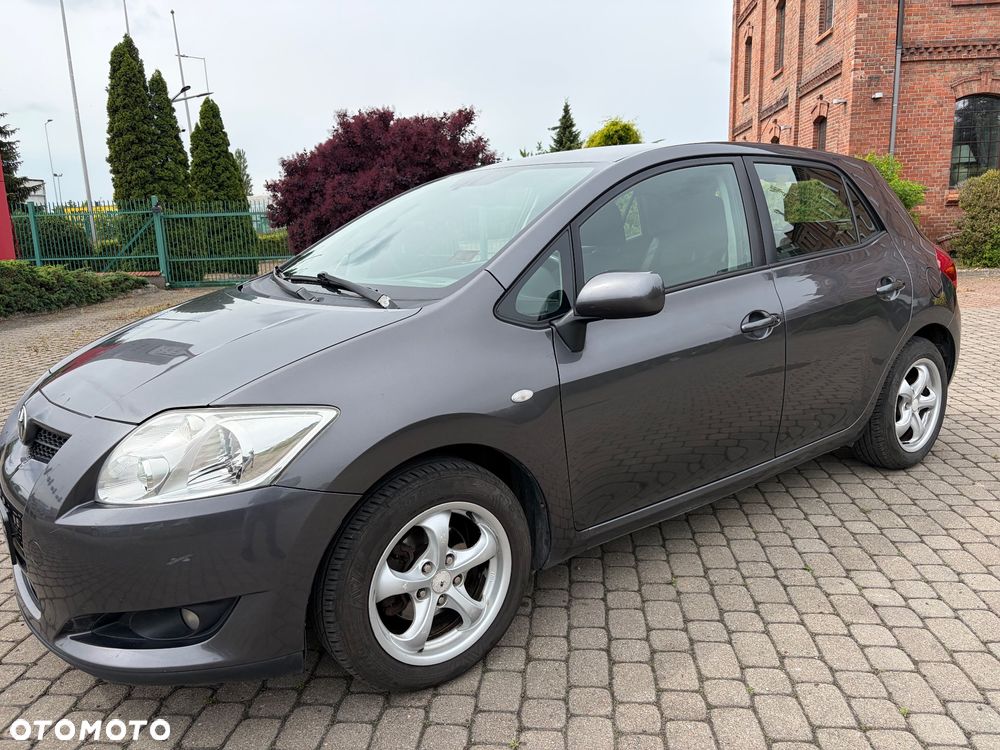 Toyota Auris 1.6 VVT-i Terra Start - 1