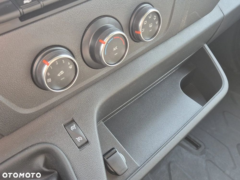 Renault Master IV - 23