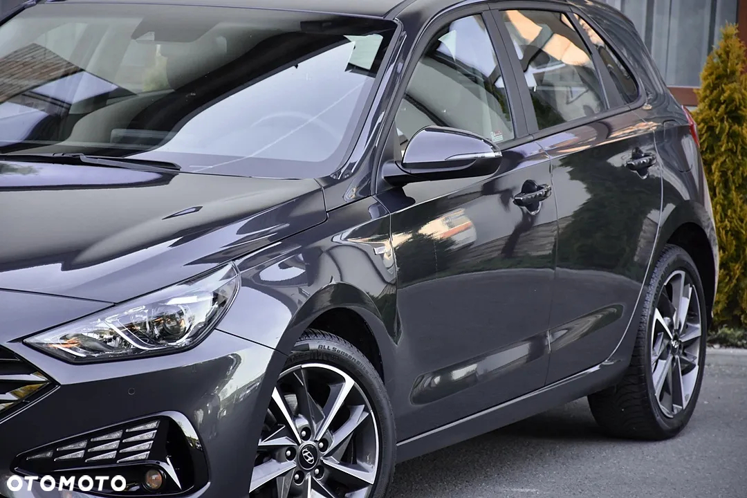 Hyundai i30 1.0 T-GDI 48V-Hybrid DCT Intro - 10