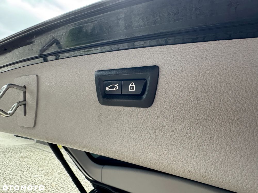 BMW Seria 3 320d Sport Line Shadow - 35