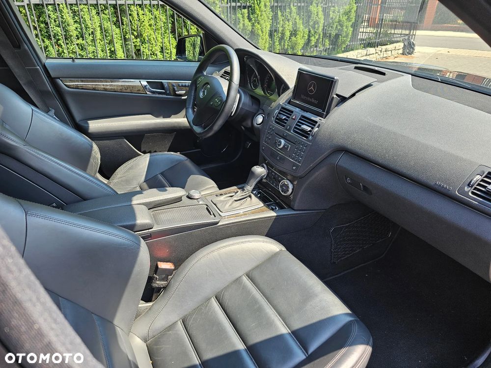 Mercedes-Benz Klasa C 63 AMG - 12