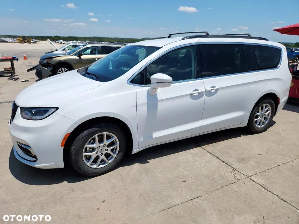 Chrysler Pacifica - 1
