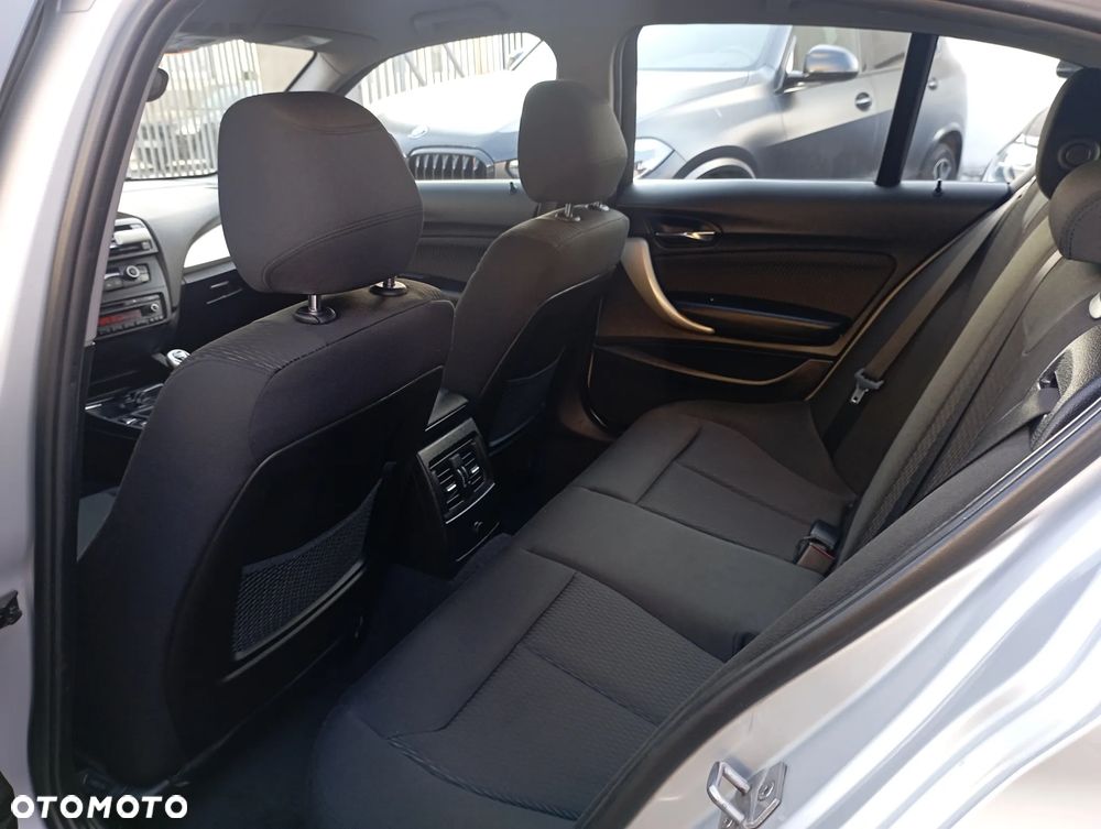 BMW Seria 1 116i - 11