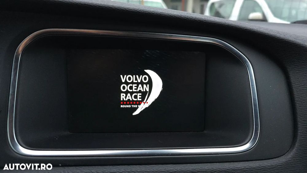 Volvo V40 Cross Country D3 Geartronic Ocean Race - 27