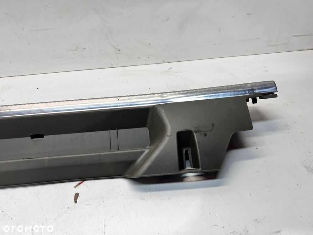 OSŁONA PROGU BAGAŻNIKA AUDI Q5 8R 8R0864513C BEŻOWA - 3