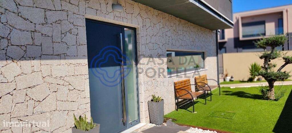 Moradia T4, localizada em Vilar do Pinheiro - Vila do Conde - Grande imagem: 4/36