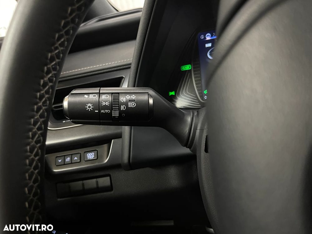 Lexus UX 250h Business Edition - 25