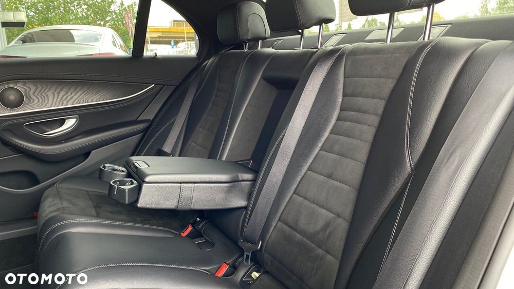 Mercedes-Benz Klasa E 220 d 4-Matic AMG - 27