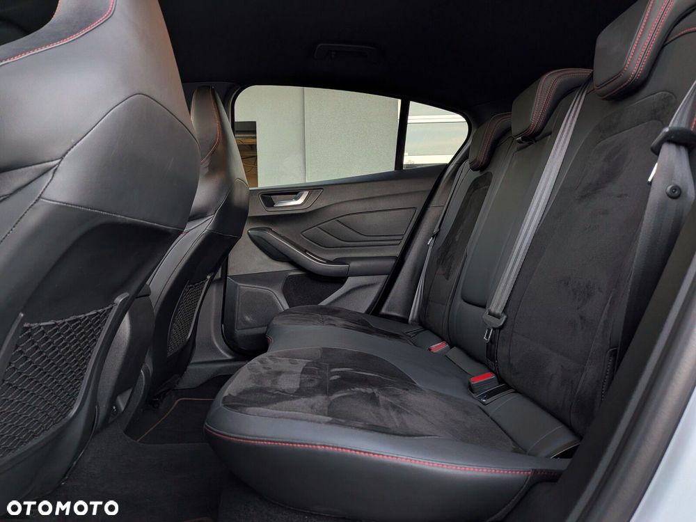 Ford Focus 2.3 EcoBoost ST X - 16