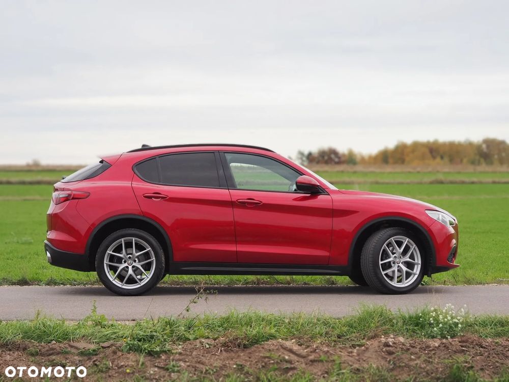 Alfa Romeo Stelvio 2.0 Turbo 16V AT8-Q4 Ti - 14