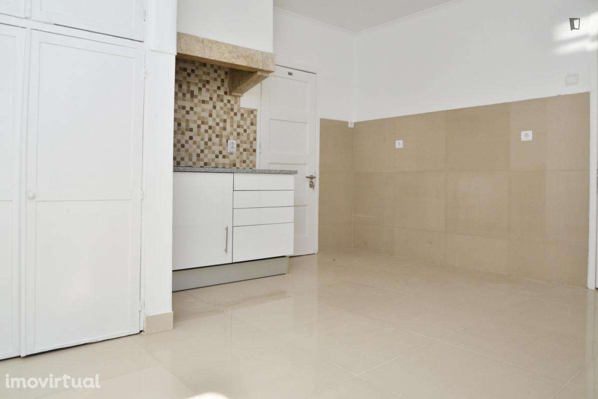 Quarto - localizado em Entrecampos Lisbon - Grande imagem: 5/16