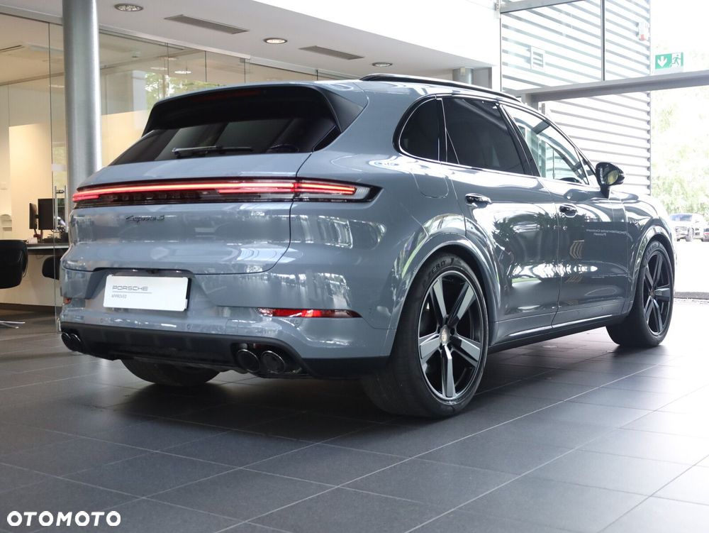 Porsche Cayenne - 4