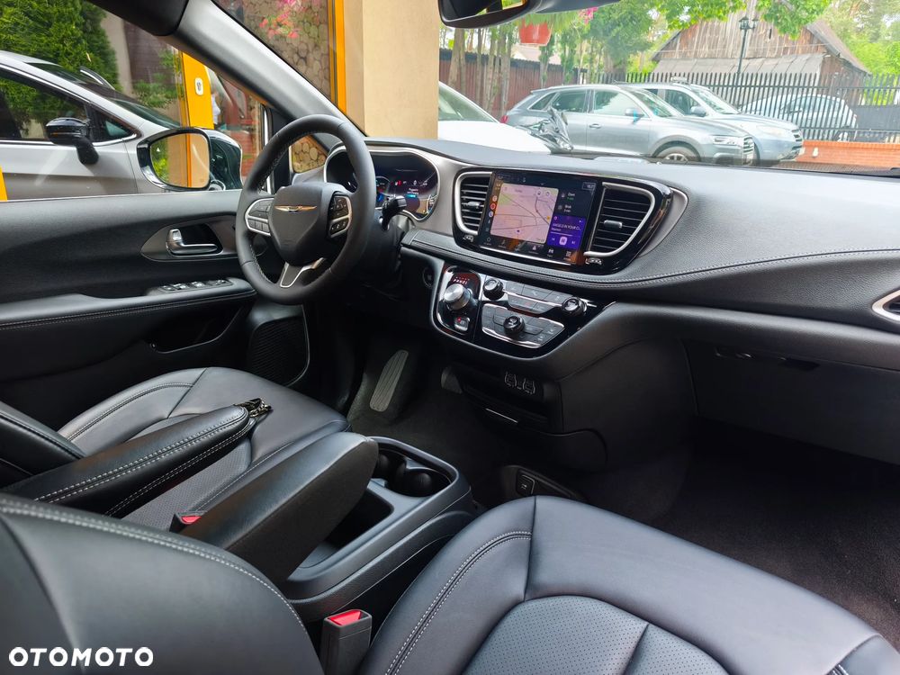 Chrysler Pacifica - 9