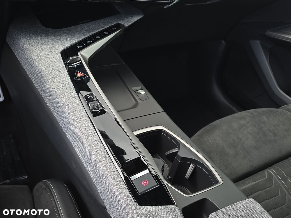 Peugeot 3008 1.2 PureTech mHEV GT Exclusive e-DCS6 - 20