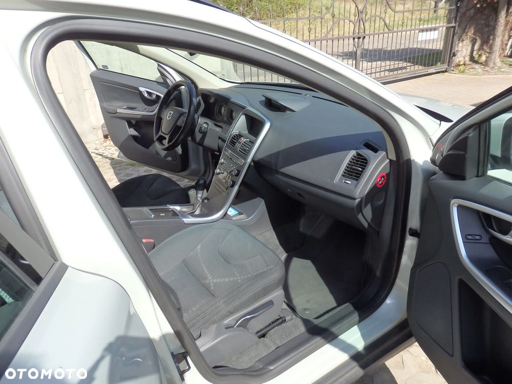 Volvo XC 60 2.4D DRIVe - 16