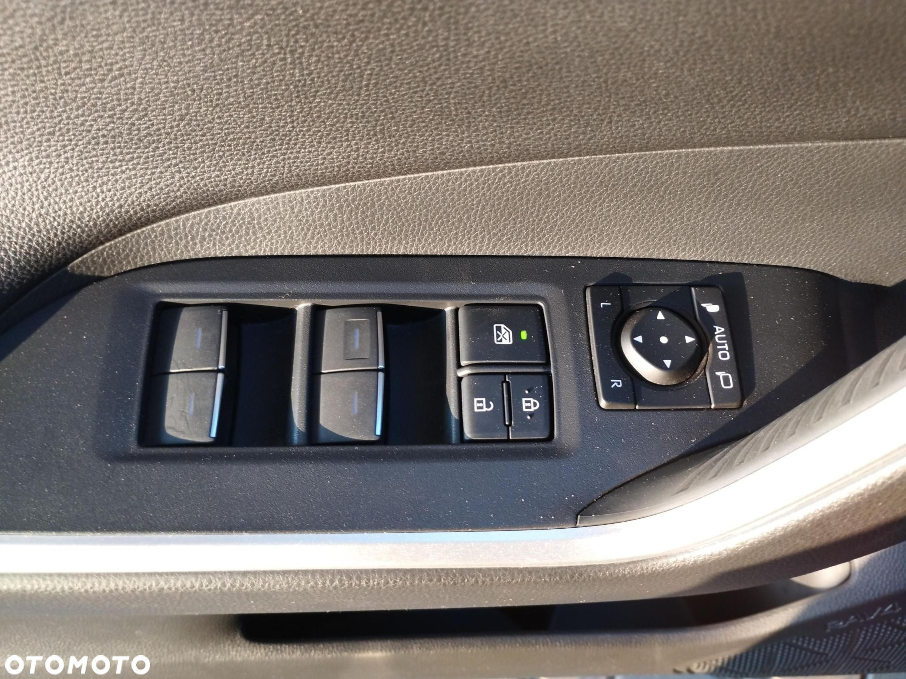 Toyota RAV4 - 14