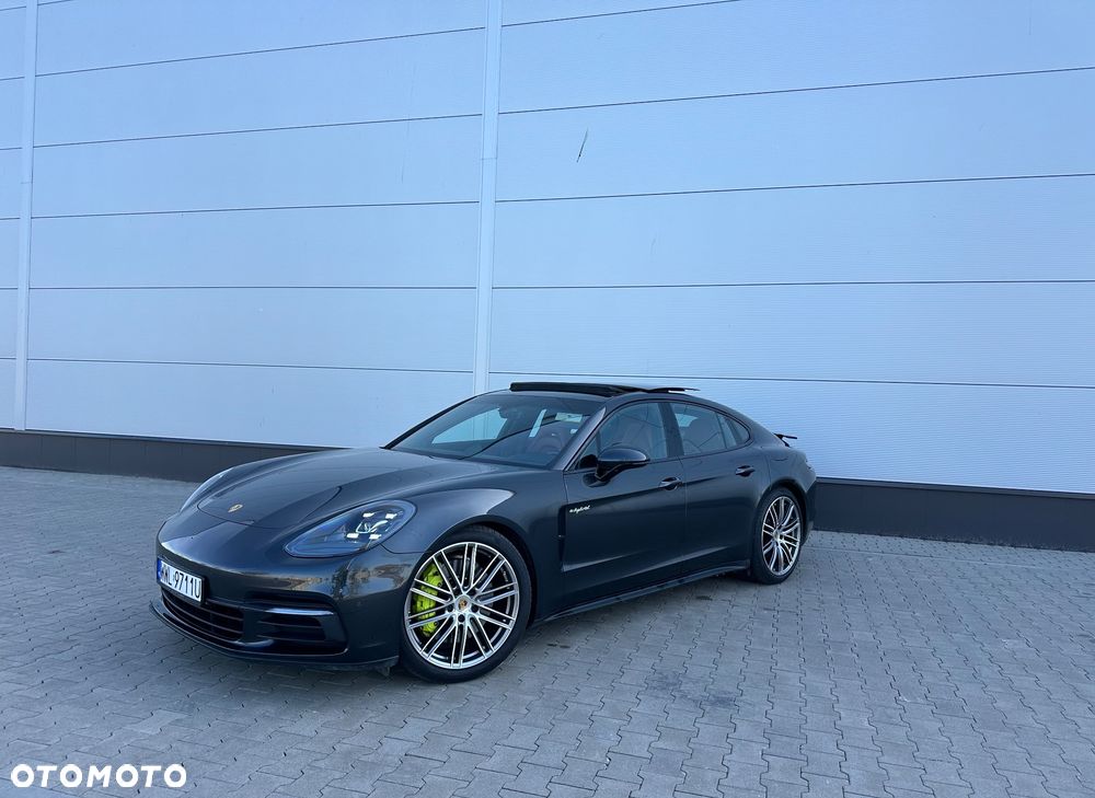 Porsche Panamera 4 E-Hybrid Platinum Edition - 2