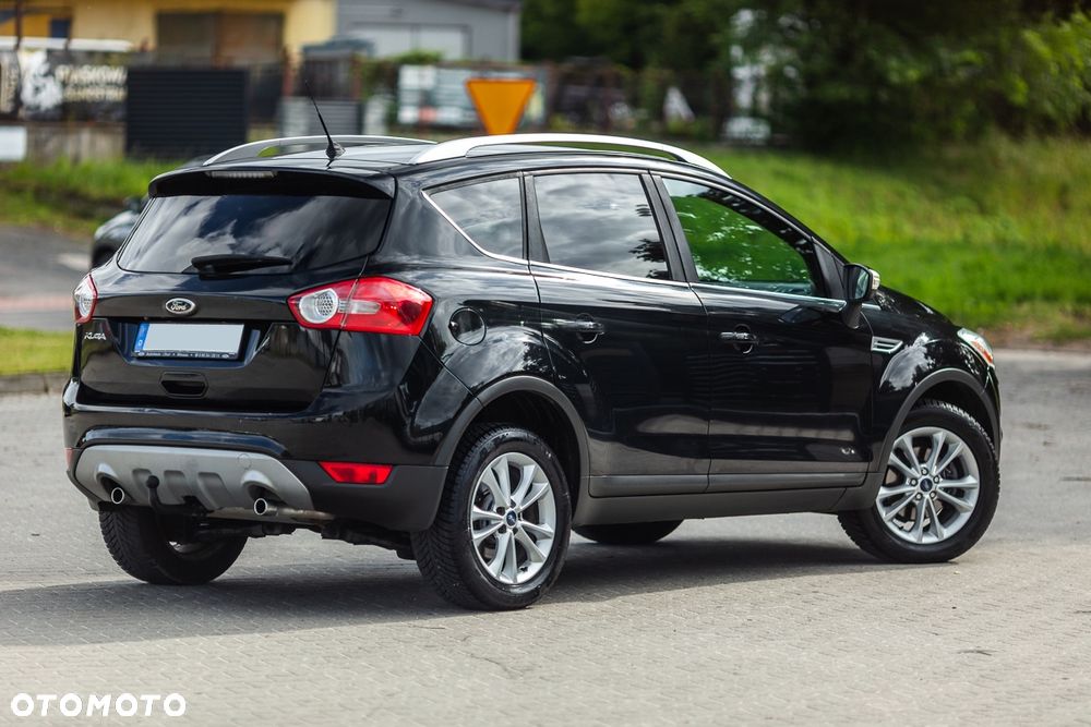 Ford Kuga 2.0 TDCi 2x4 Titanium - 13