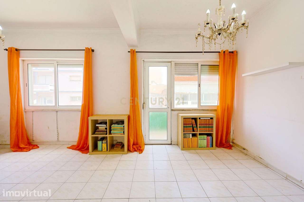 Apartamento T2, com Varanda e Terraço, Centro da Costa de Caparica. - Grande imagem: 3/26