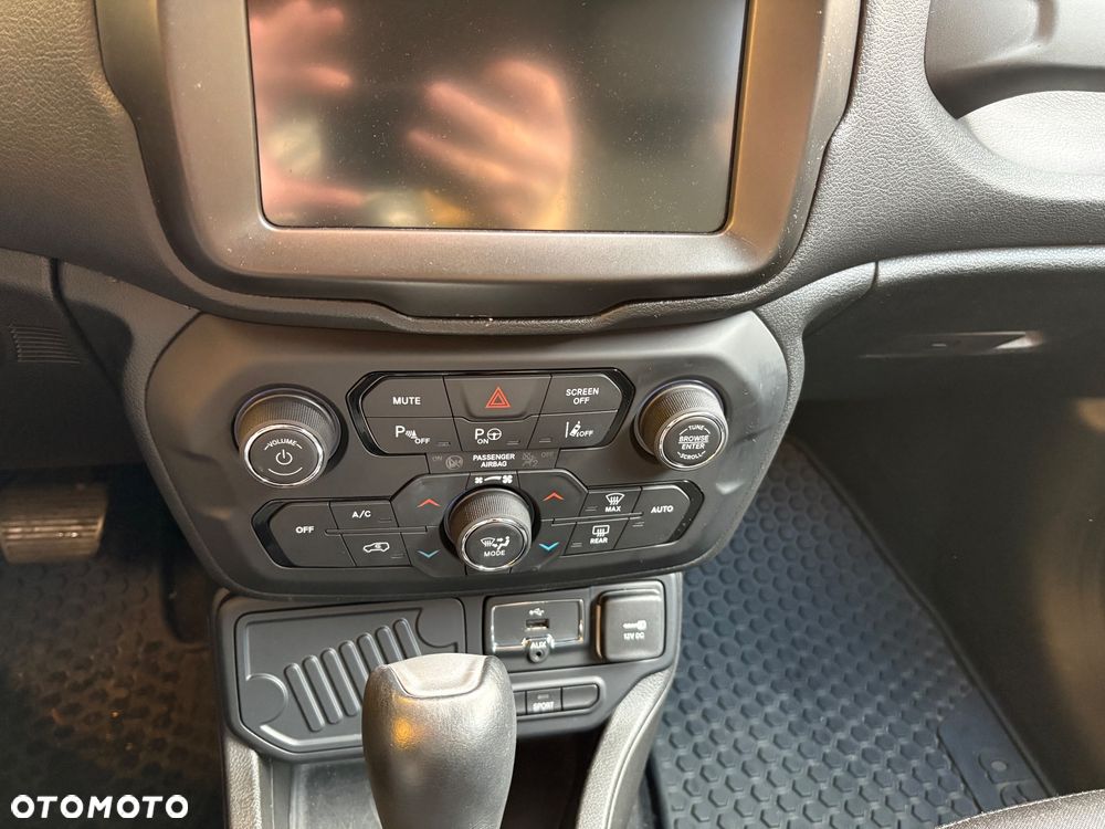 Jeep Renegade - 25