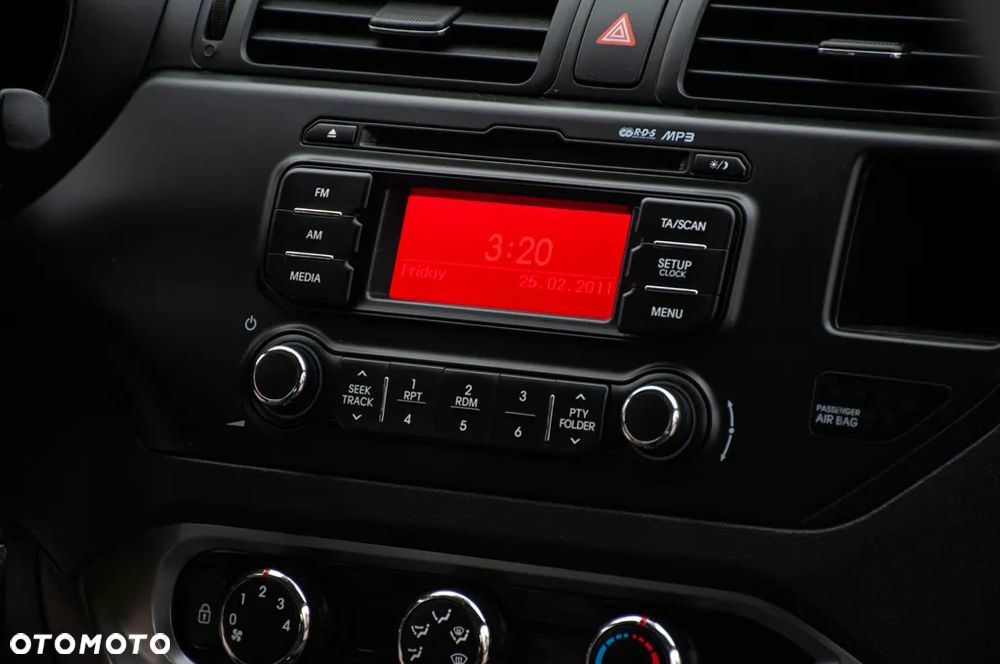 Kia Rio 1.2 Business Line - 9