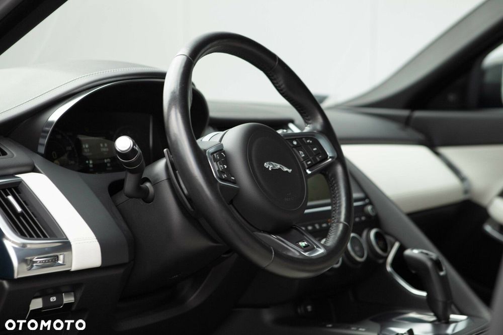 Jaguar E-Pace - 19