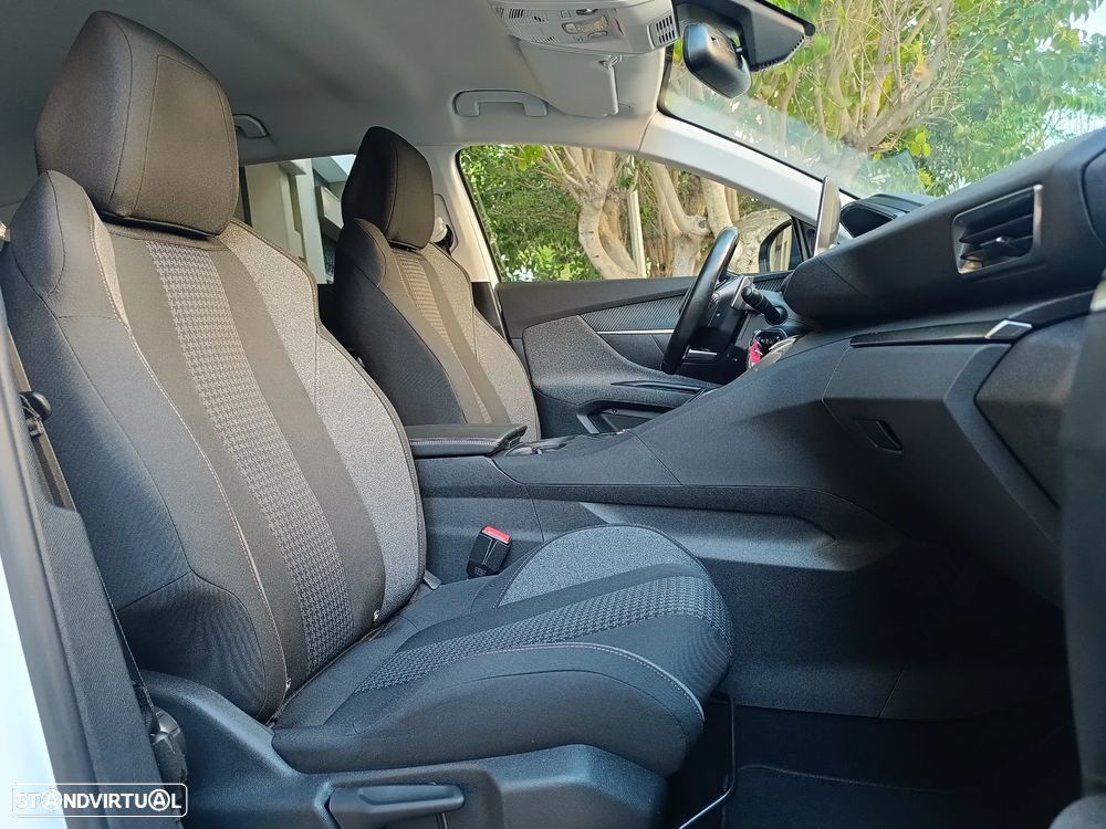 Peugeot 3008 PureTech 130 Stop & Start GPF EAT8 Active Business-Pack - 24
