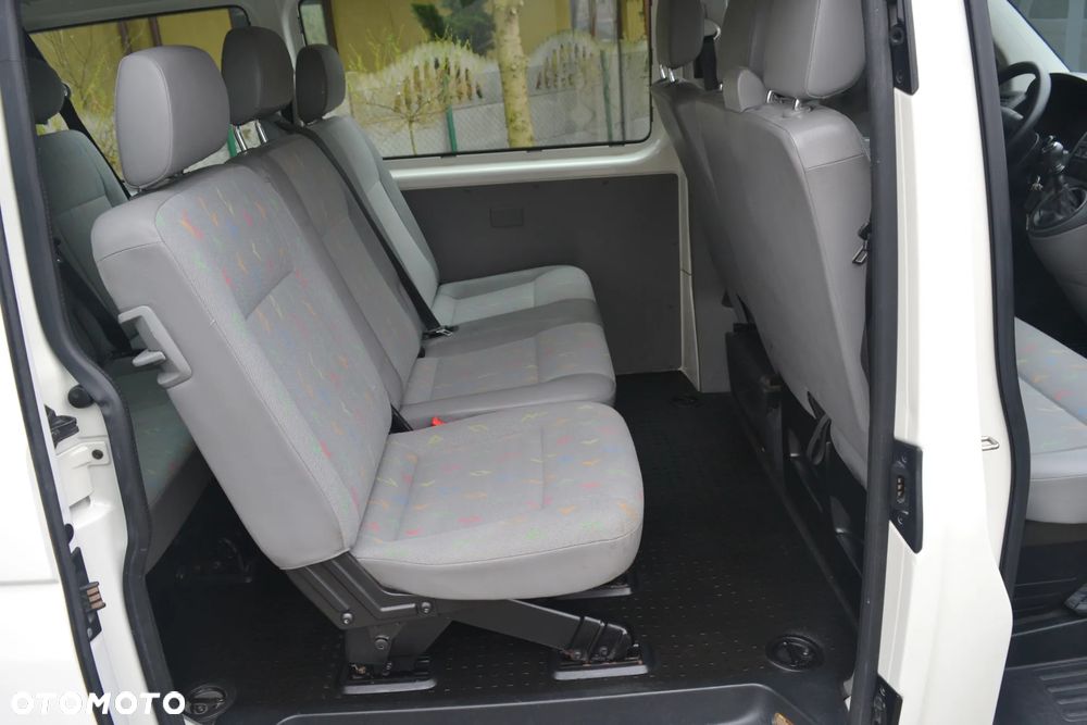 Volkswagen Transporter - 11