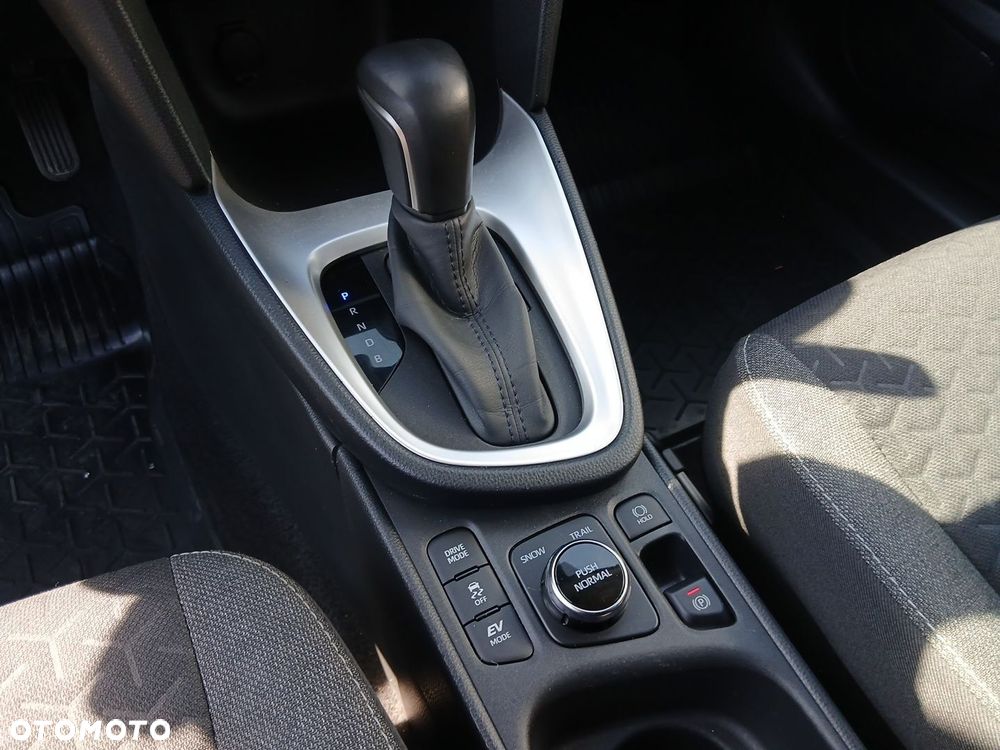 Toyota Yaris Cross Hybrid 1.5 Comfort 4x4 - 32