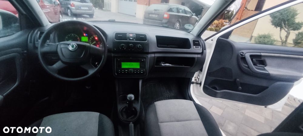 Skoda Fabia 1.2 HTP FAMILY - 11