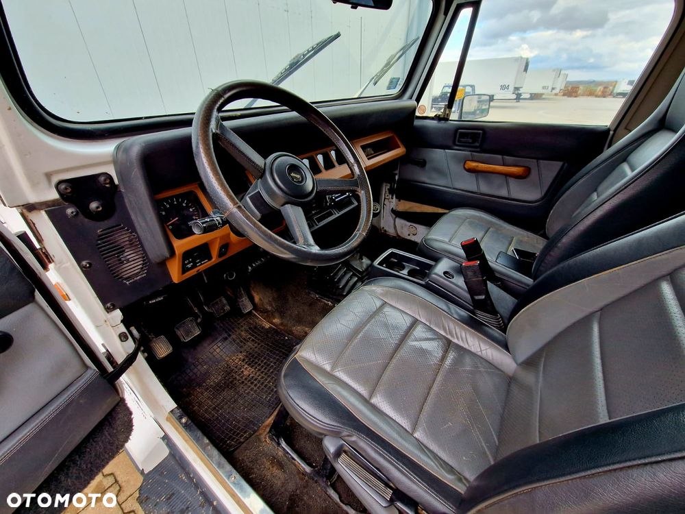 Jeep Wrangler - 13