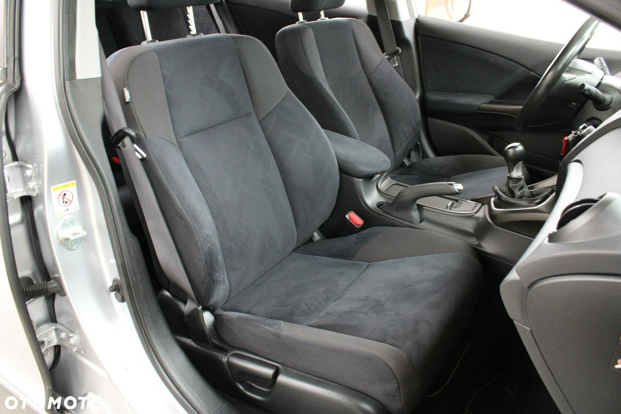 Honda Civic 1.8 i-VTEC Sport - 9