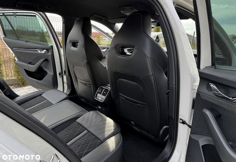 Skoda Octavia 2.0 TDI RS DSG - 27