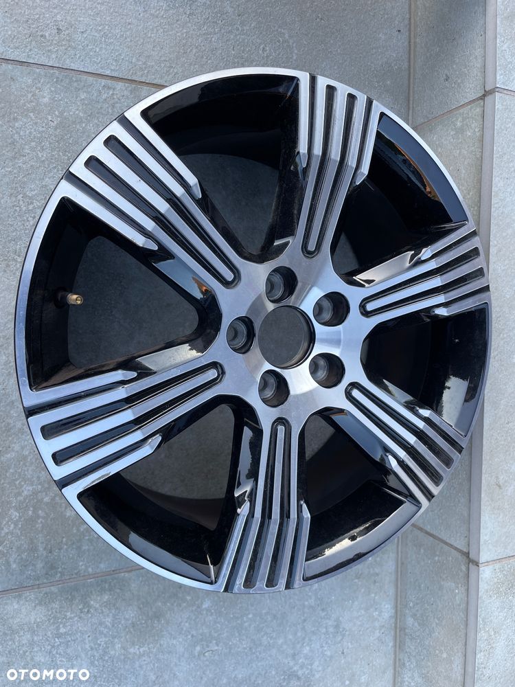 Felga aluminiowa Volvo XC-40 7,5jx18 et 50,5. 31471552 - 1
