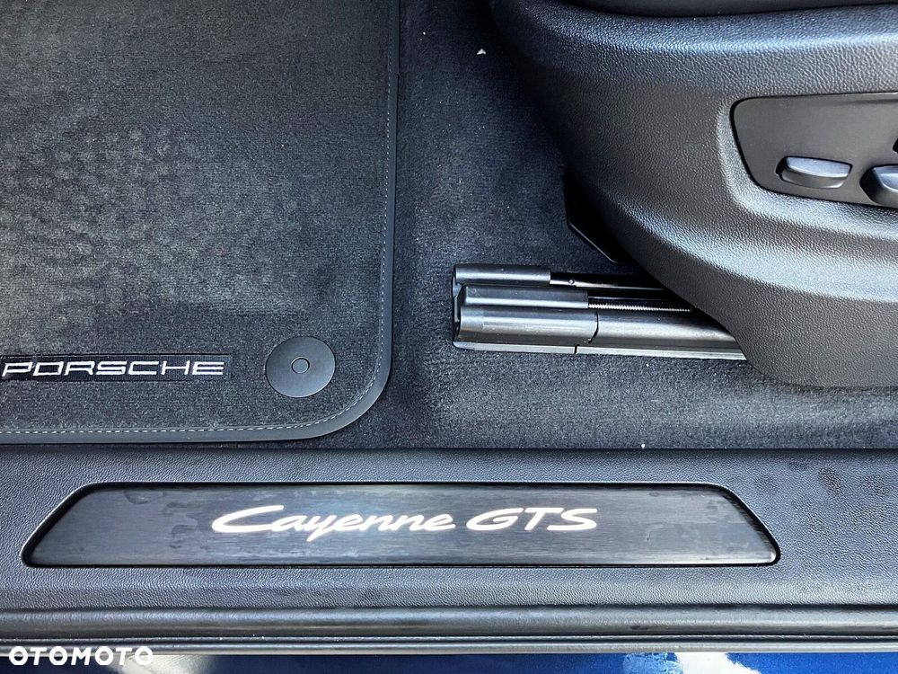 Porsche Cayenne - 19