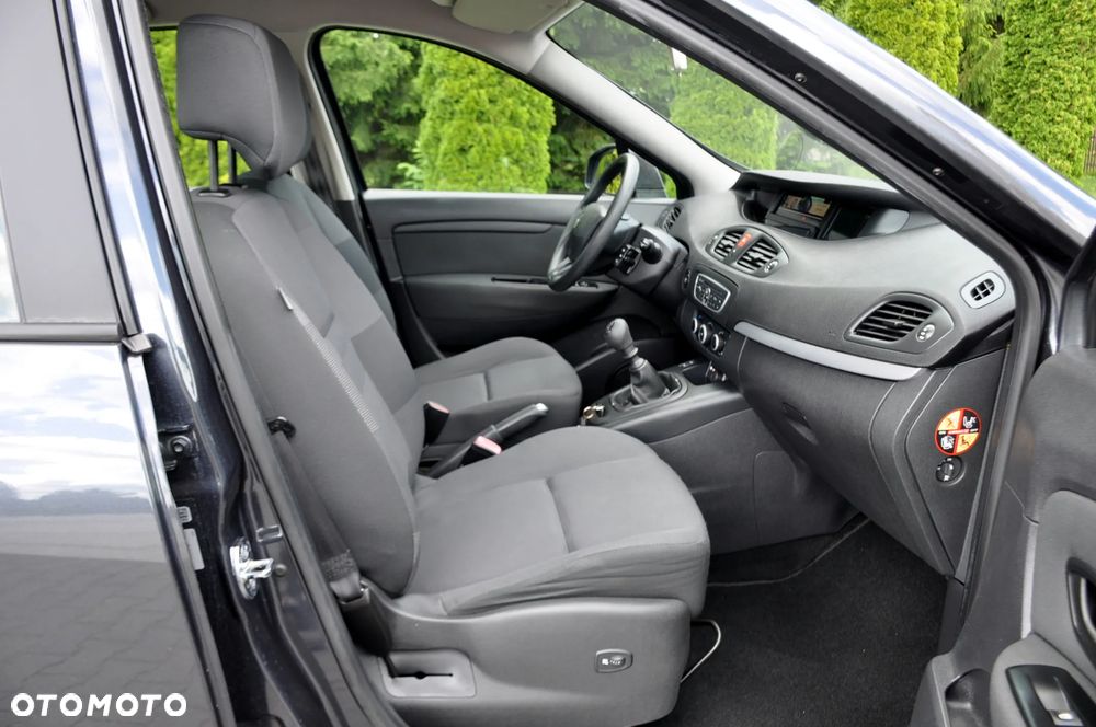 Renault Scenic 1.6 16V Luxe Privilege - 17