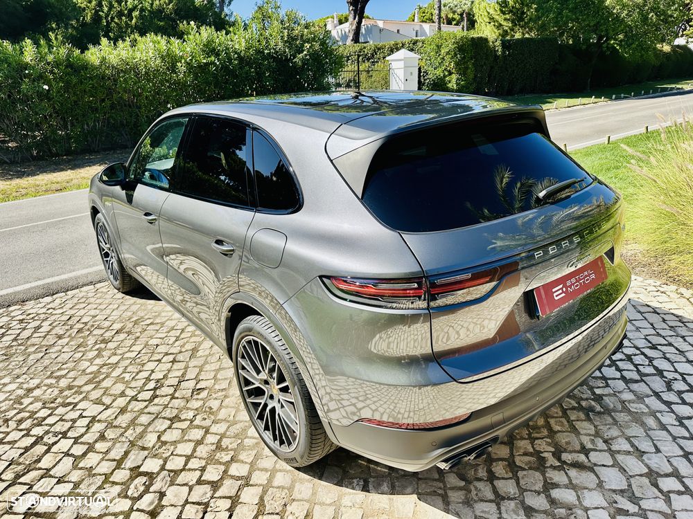 Porsche Cayenne - 5