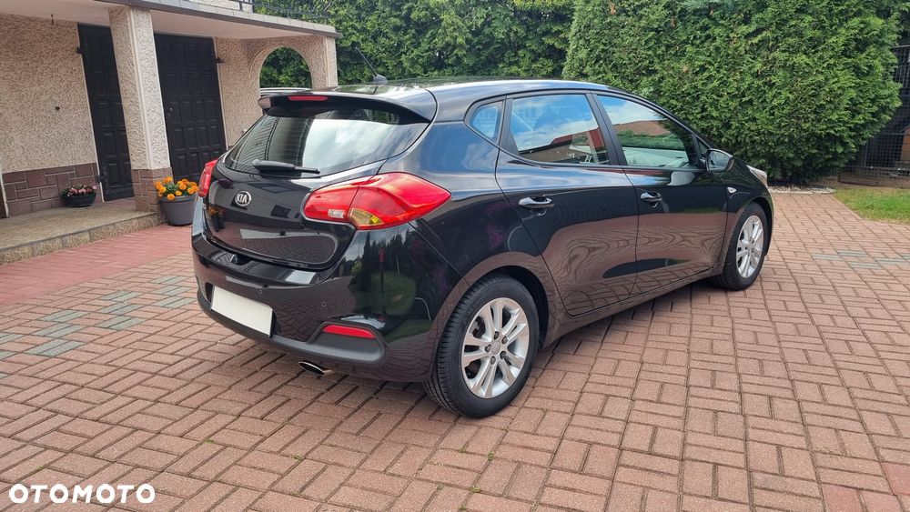 Kia Ceed 1.6 GDI Dream-Team Edition - 6