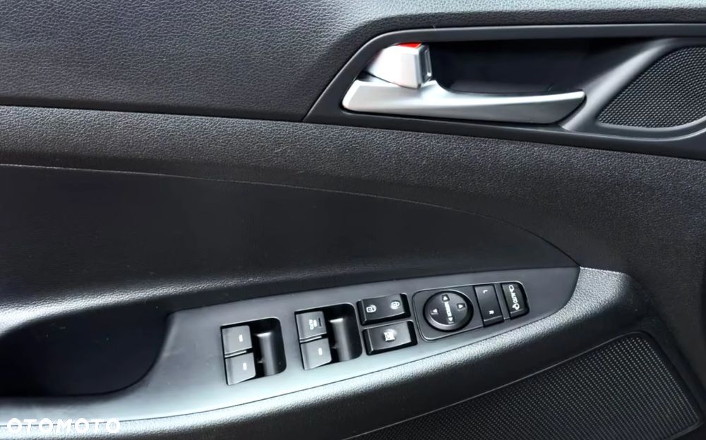 Hyundai Tucson 1.6 GDI BlueDrive Style 2WD - 33