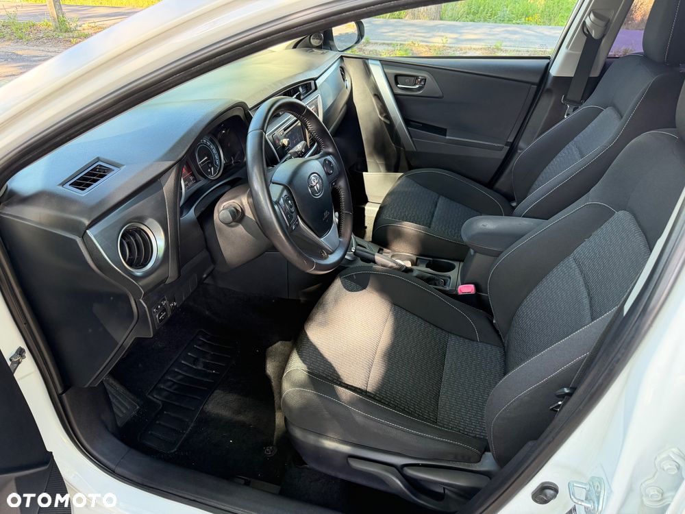 Toyota Auris Hybrid 135 Premium - 8
