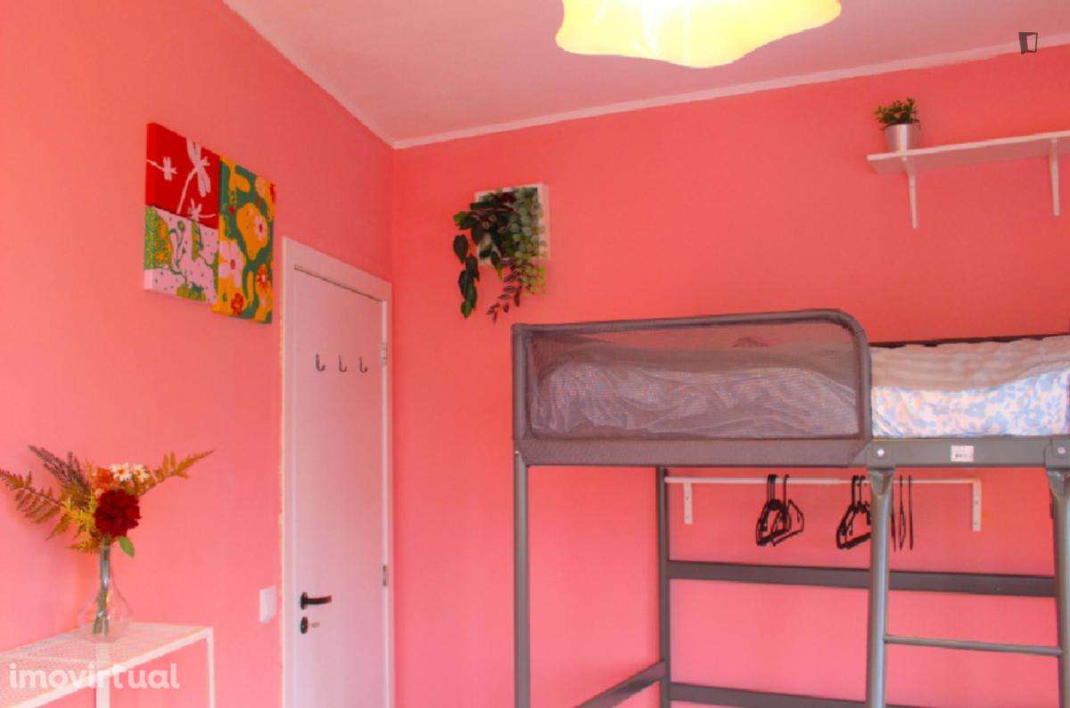 Quarto - localizado em Paranhos Porto - Grande imagem: 3/35