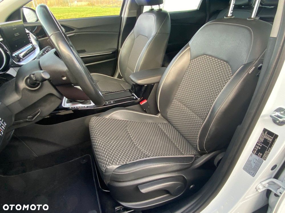 Kia XCeed - 10
