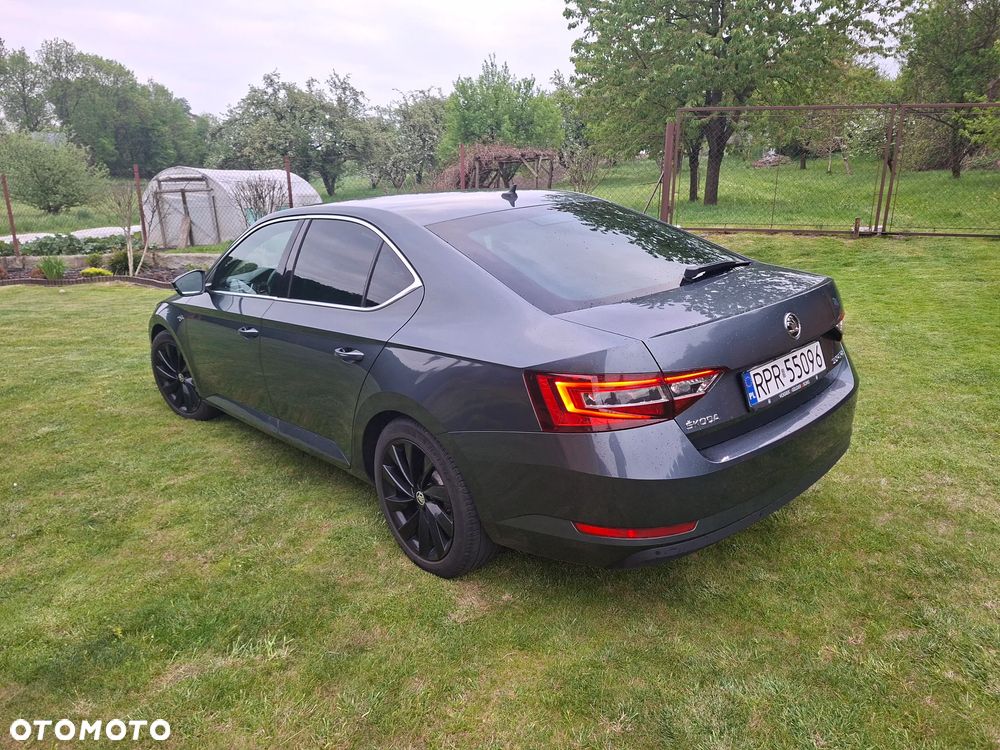 Skoda Superb 2.0 TDI L&K DSG - 14