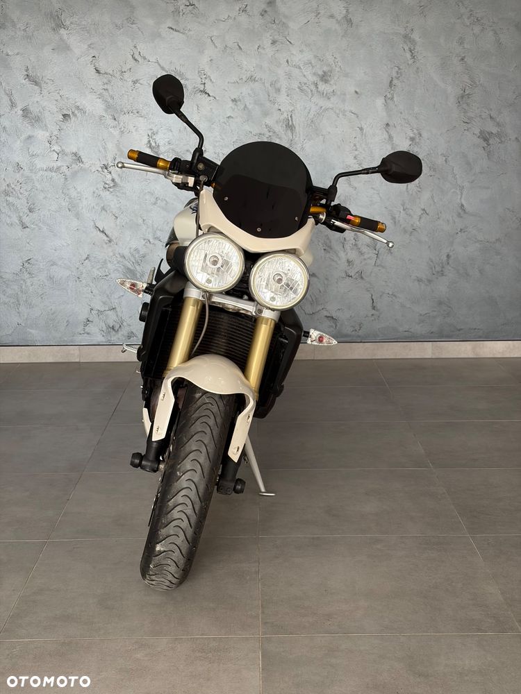 Triumph Street Triple - 4
