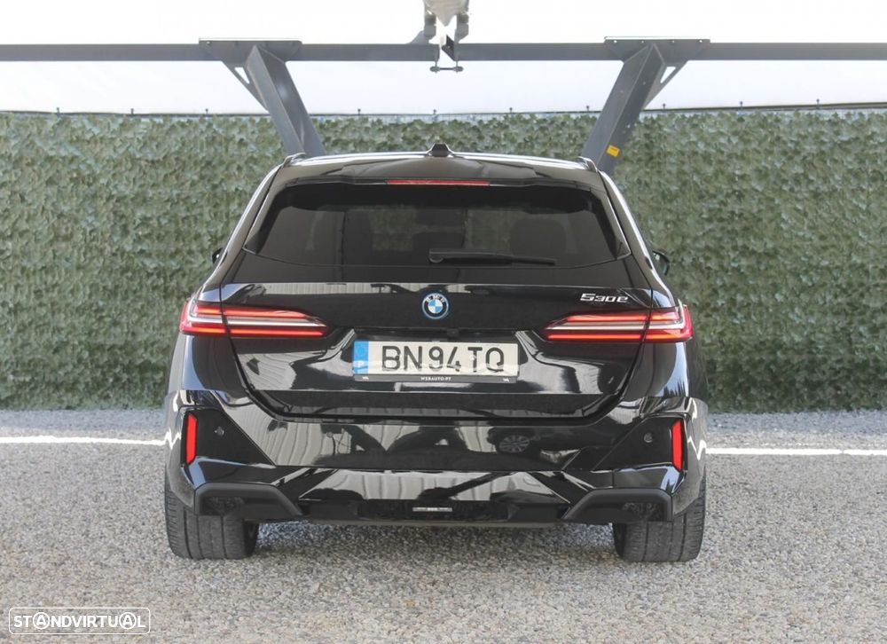 BMW 530 e Pack Desportivo M - 5