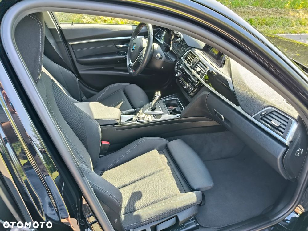 BMW Seria 3 318d - 18