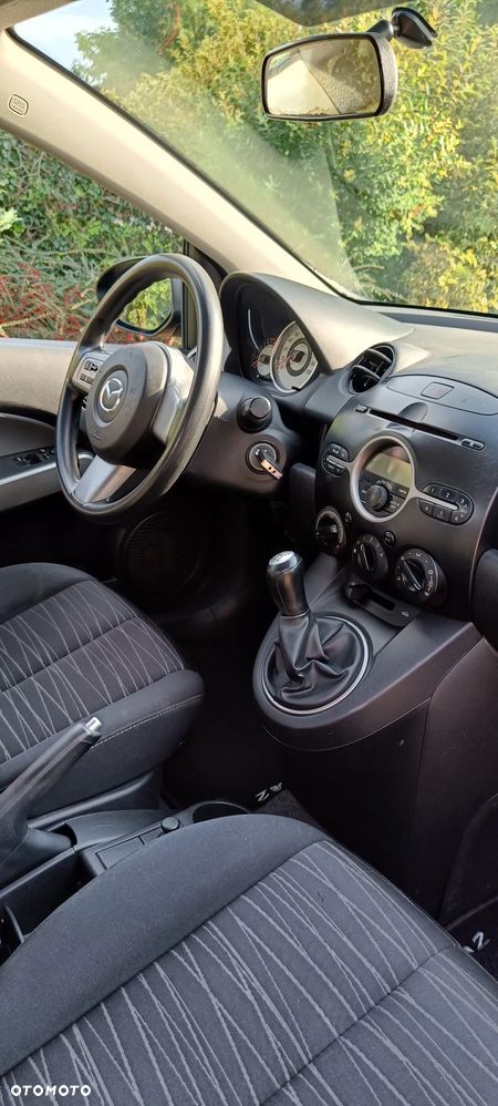 Mazda 2 - 8